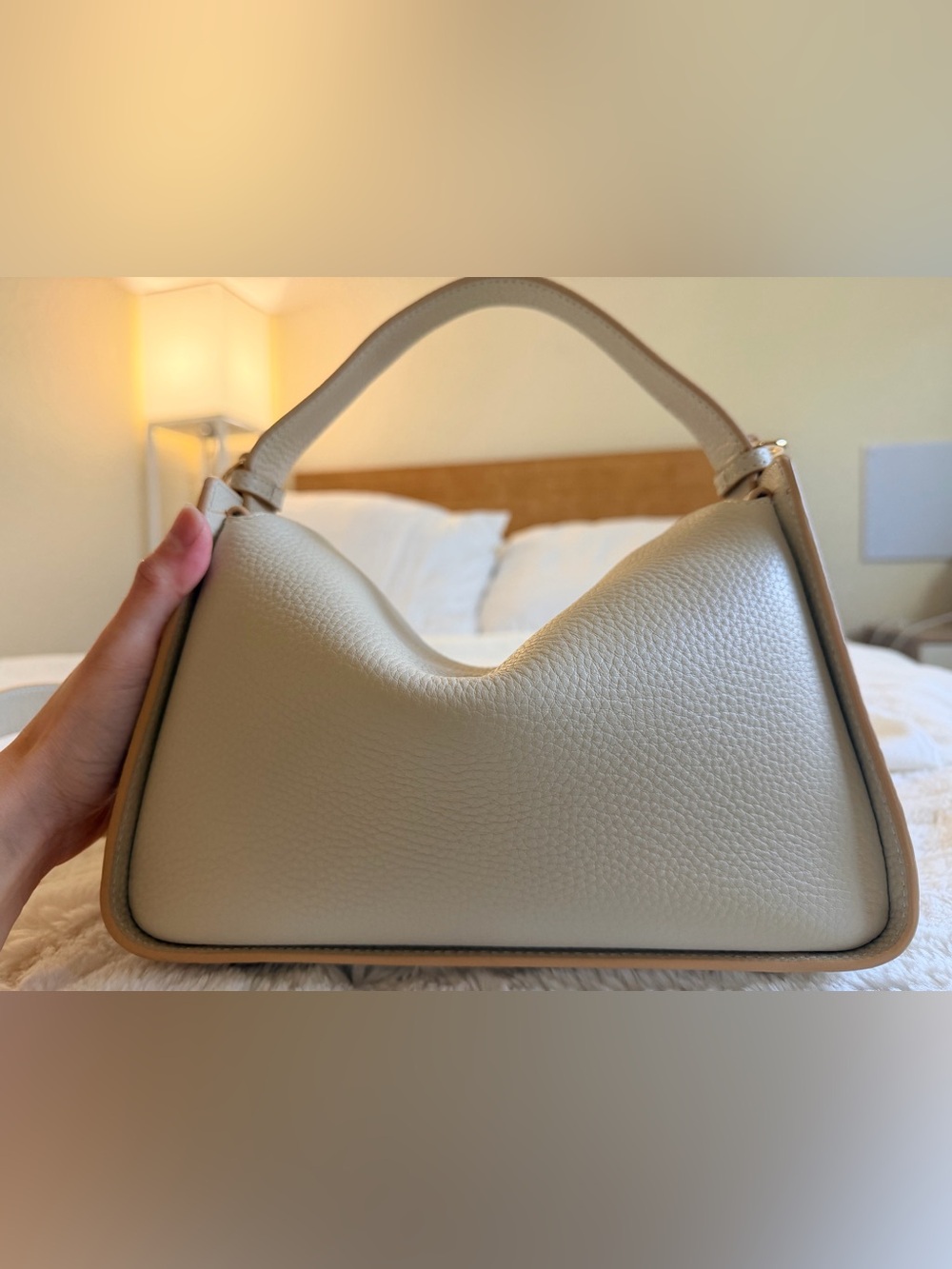 The Horse Clementine bag, Oat with gold hardware, Pebbled Leather Bag - Picture 3 of 9
